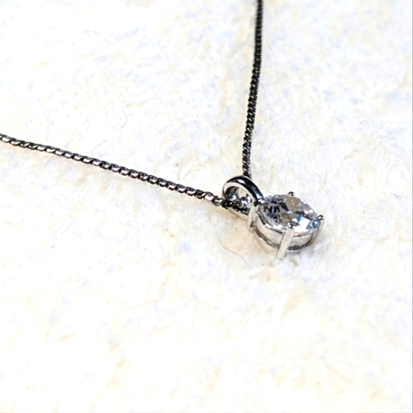 Beautiful 1 Carat CZ Pendant on a 18" Italian Sterling Silver Chain - Picture 8 of 8